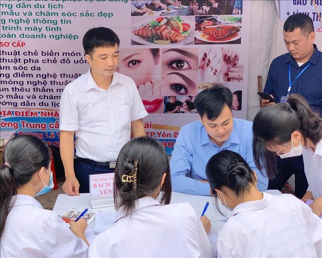 Xét tuyển ngành Luật - Học từ xa